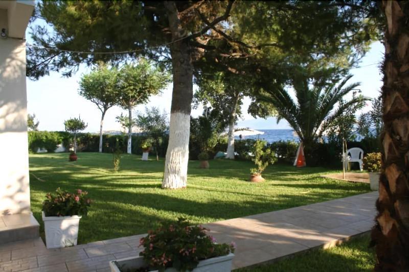 Posidonia Pension Amarynthos Exterior foto